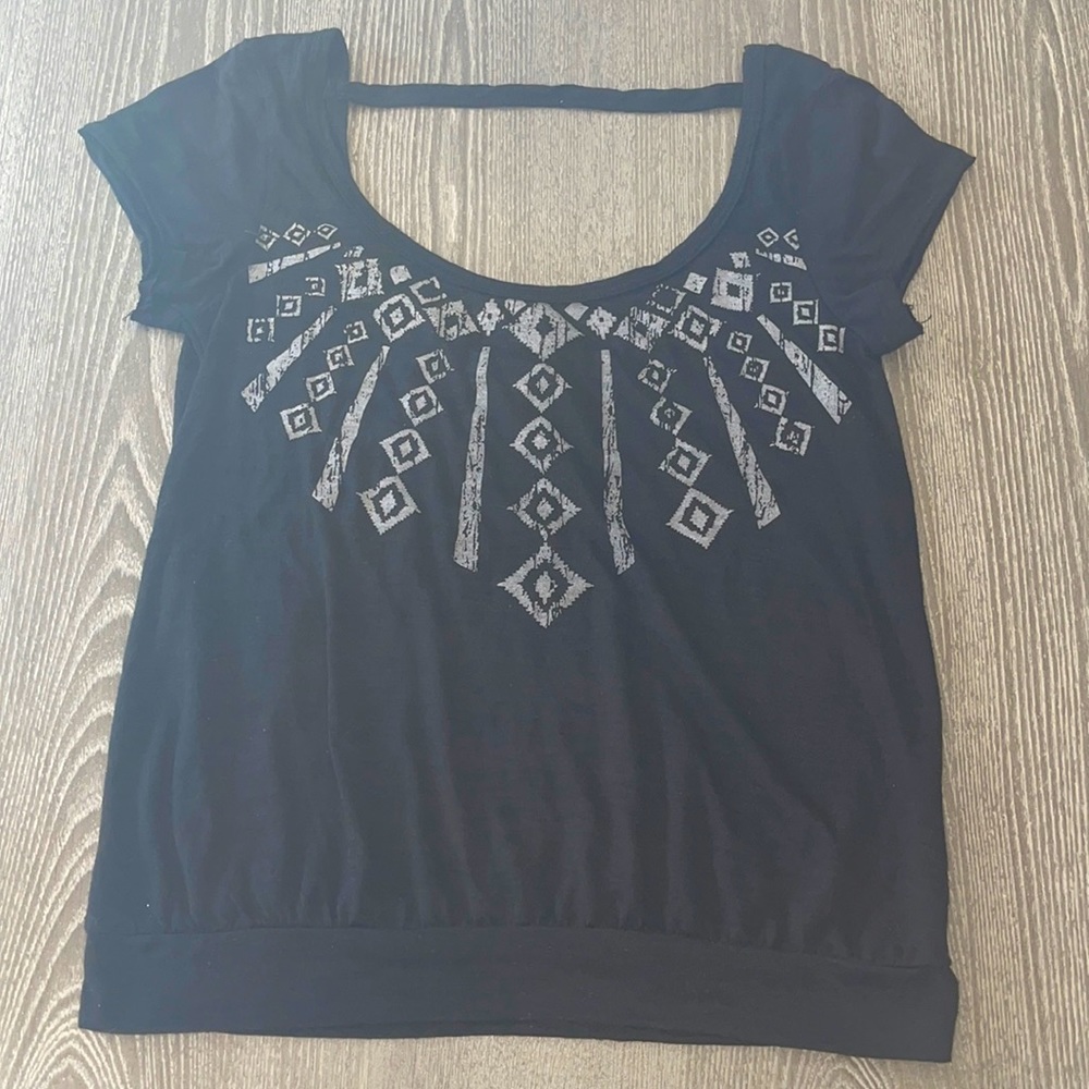 A cute black shirt, size medium